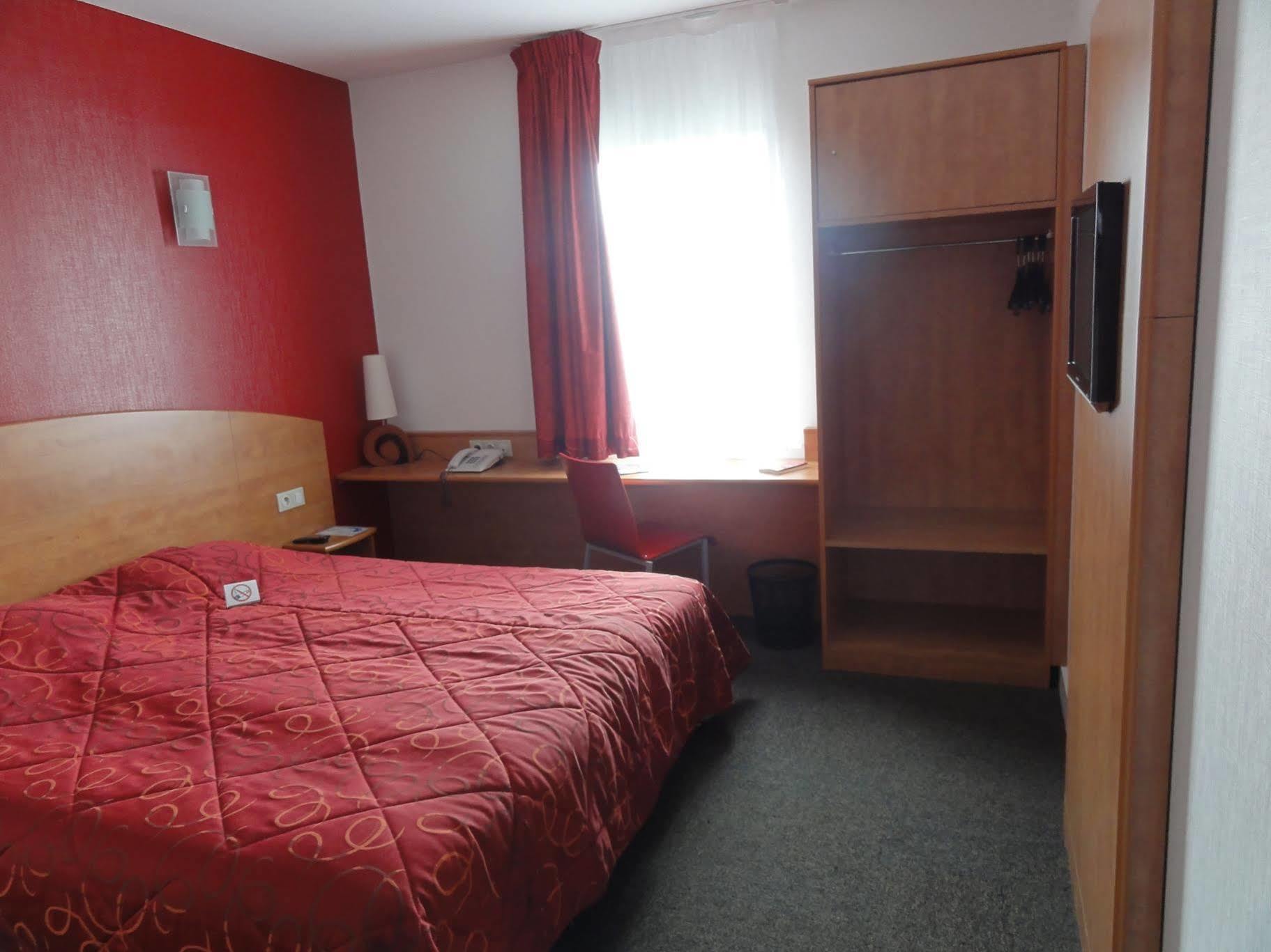 The Originals City, Plume Hotel, Bressuire Εξωτερικό φωτογραφία